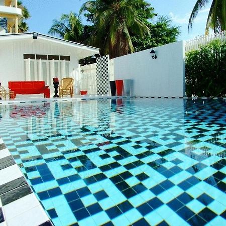 The Hen Hua Hin Hotel Buitenkant foto