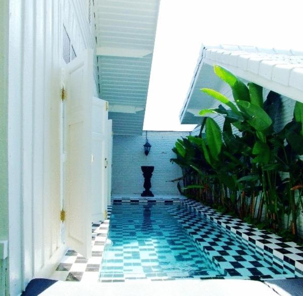 The Hen Hua Hin Hotel Buitenkant foto
